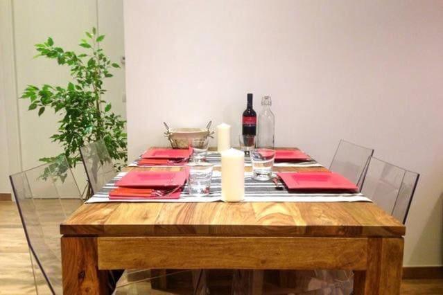 La Dolce Vita - Luxury Colosseum Boutique Apartment روما المظهر الخارجي الصورة