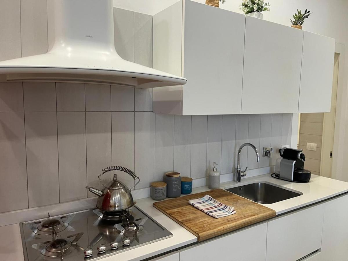 La Dolce Vita - Luxury Colosseum Boutique Apartment روما المظهر الخارجي الصورة