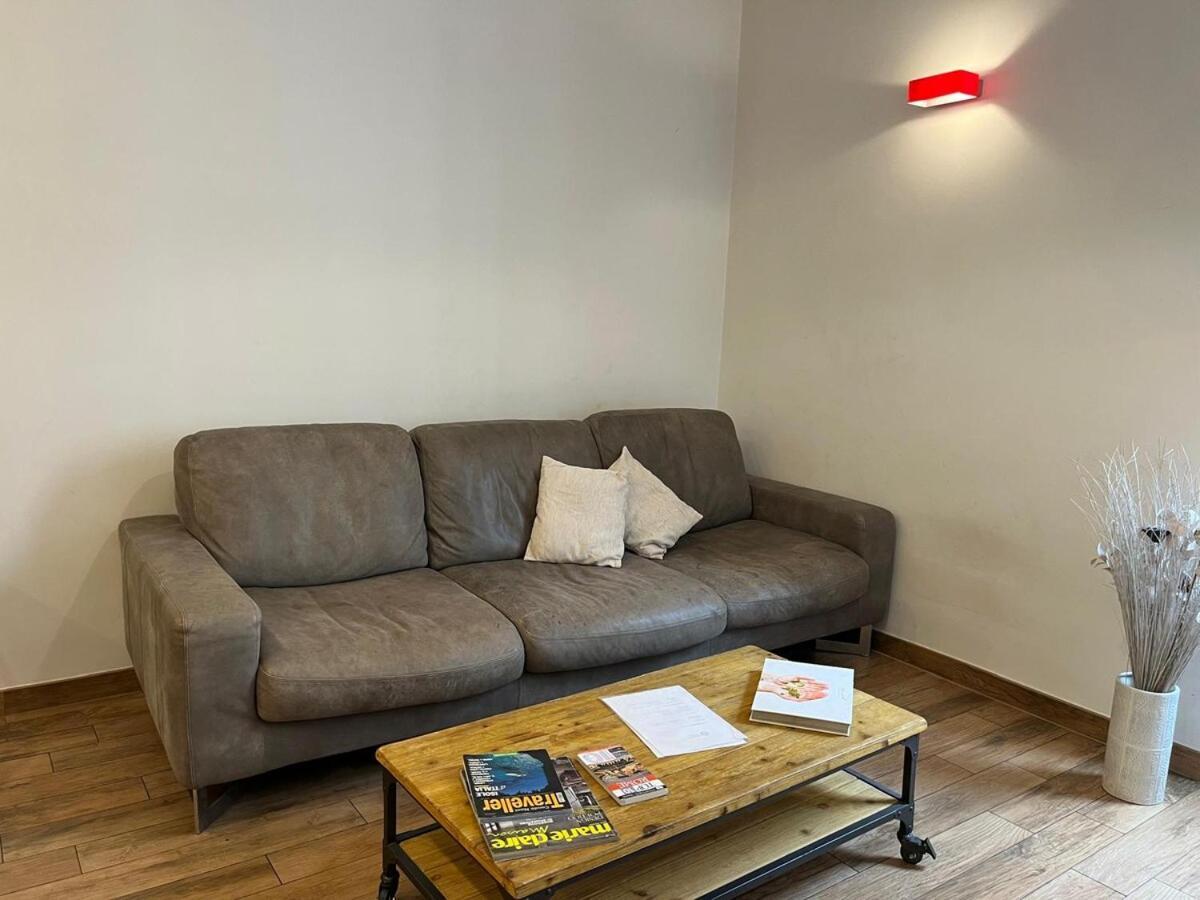 La Dolce Vita - Luxury Colosseum Boutique Apartment روما المظهر الخارجي الصورة
